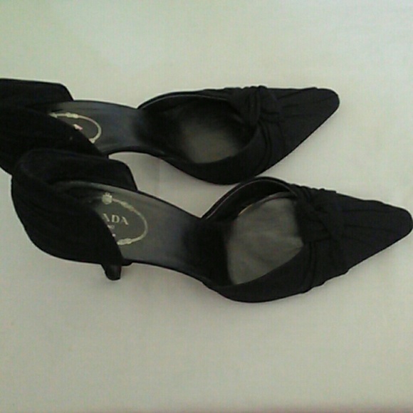 Beautiful Prada Heels - Picture 2 of 8